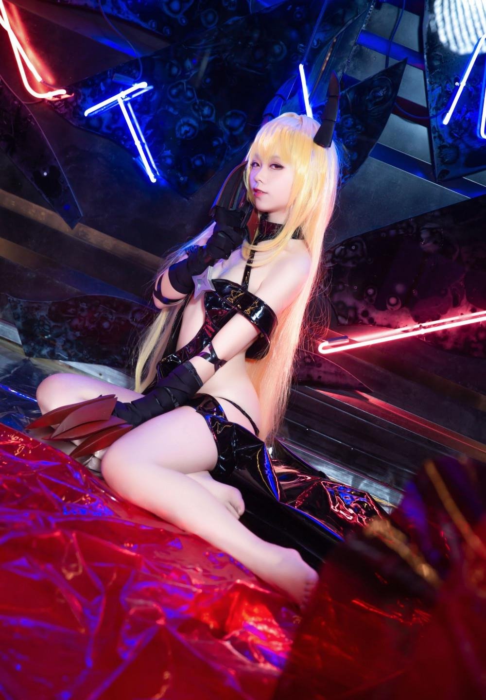 ������Ů�˴��̫����