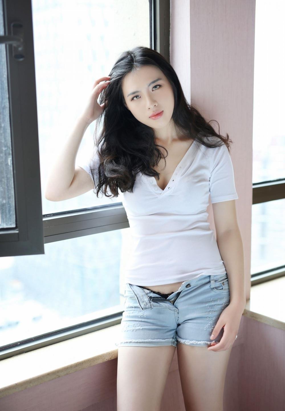 ������Ů������