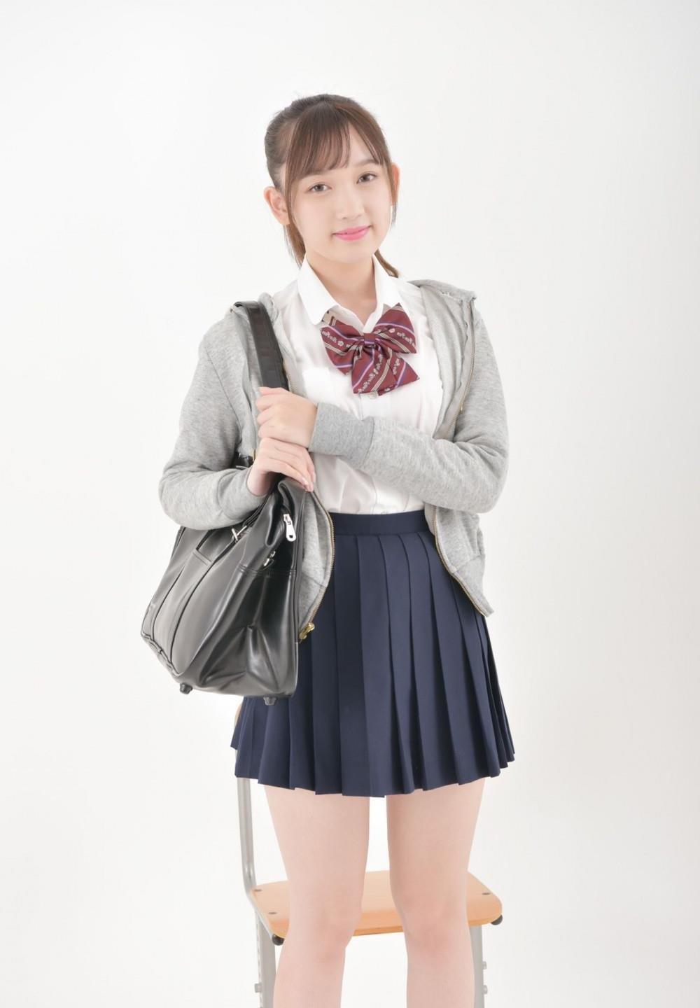 �����ĸ��1�߹۸��岥��