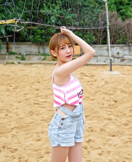 ��Ů��һ��������Ƶ��ӭ��